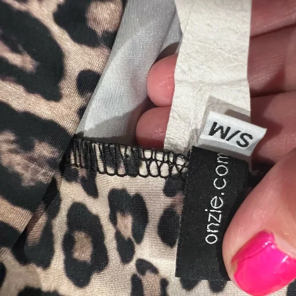 Onzie Leopard Print Fabric - Picture 4 of 4